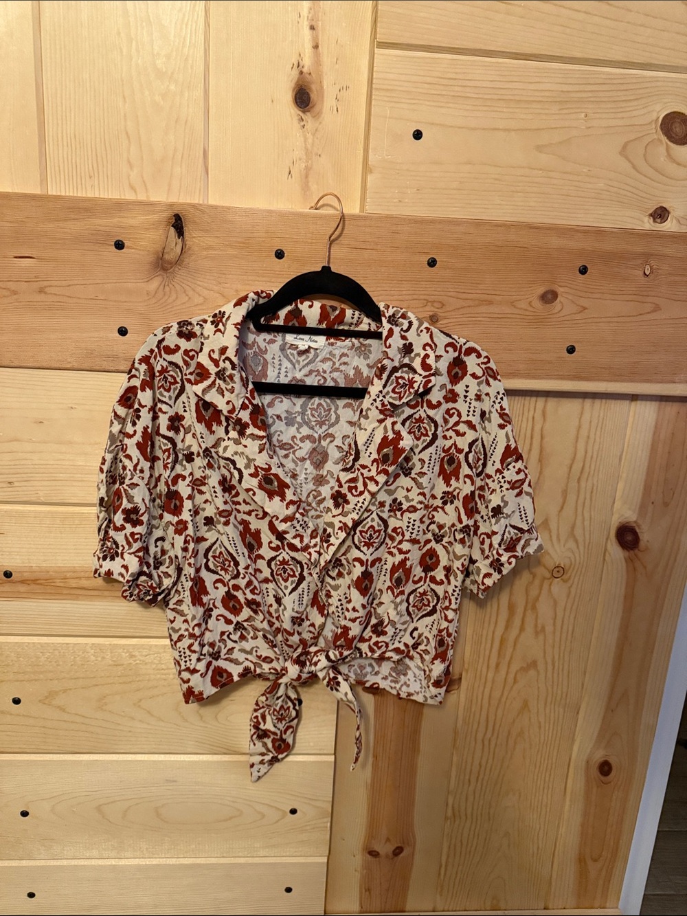 Love Notes Tie-Front Women's Top in Rust Floral